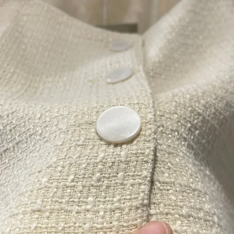 Autunm Winter Tweed Long Sleeve Short Jacket White Beige Square Collar Daily New Arrivals 2024 Fashion Elegant Top Quality
Autunm Winter Tweed Long Sleeve Short Jacket White Beige Square Collar Daily New Arrivals 2024 Fashion Elegant Top Quality