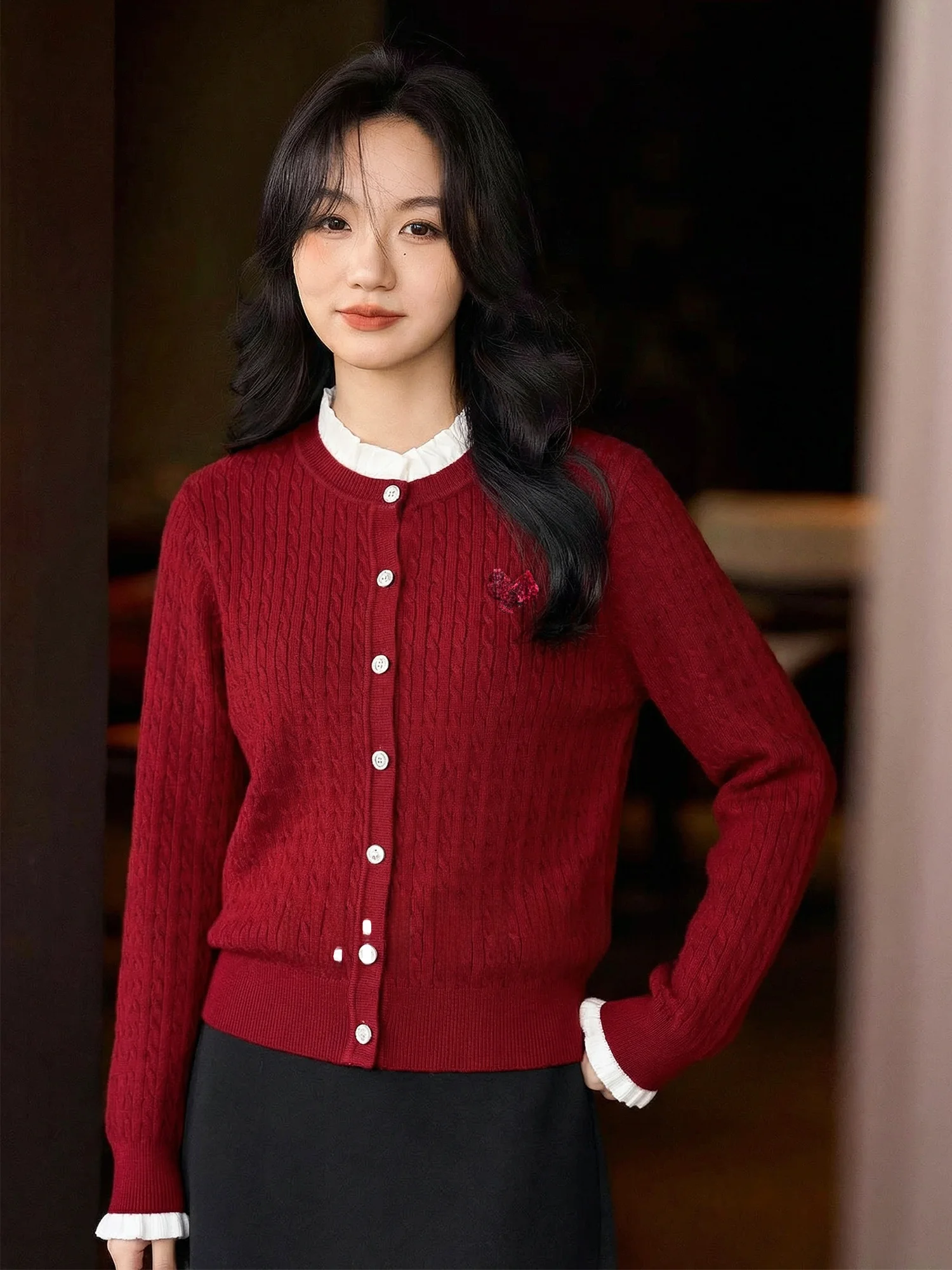 Новинка! Женский вязаный шерстяной кардиган Chivirin с круглым вырезом, открытым передом, в стиле колор-блок, со съемными рукавами.
Новинка! Женский вязаный шерстяной кардиган Chivirin с круглым вырезом, открытым передом, в стиле колор-блок, со съемными рукавами.