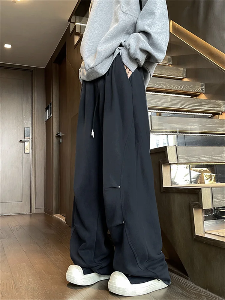 Мужские повседневные спортивные брюки American Sle: свободные, с эффектом мятости, в уличном стиле, широкие, драпированные, в стиле парашютиста
Мужские повседневные спортивные брюки American Sle: свободные, с эффектом мятости, в уличном стиле, широкие, драпированные, в стиле парашютиста