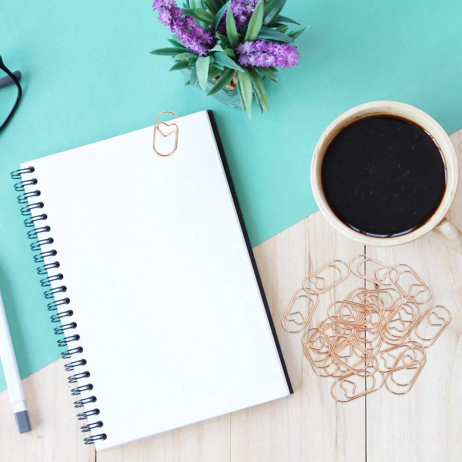 100Pcs Small Heart Shaped Metal Clips Practical Office Document Fixing Bookmarks Photo Albums Cards Envelopes Creative Decor
100Pcs Small Heart Shaped Metal Clips Practical Office Document Fixing Bookmarks Photo Albums Cards Envelopes Creative Decor