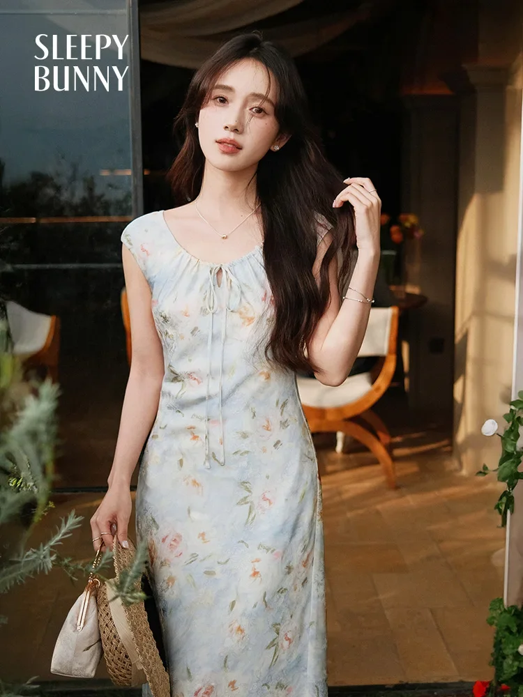 Floral Satin Maxi Dress Women Summer Sleeveless U-Neck Fishtail Dress Slim Fit Chinese Style Elegant Vintage Printed Long Dress
Floral Satin Maxi Dress Women Summer Sleeveless U-Neck Fishtail Dress Slim Fit Chinese Style Elegant Vintage Printed Long Dress