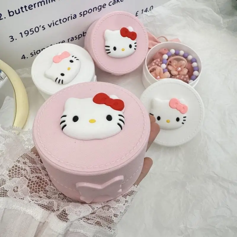Роскошный пылезащитный милый мультяшный бант Hello Kitty, круглый кольцо, серьги, коробка, аксессуары для волос, упаковка, дисплей, портативная коробка для хранения
Роскошный пылезащитный милый мультяшный бант Hello Kitty, круглый кольцо, серьги, коробка, аксессуары для волос, упаковка, дисплей, портативная коробка для хранения
