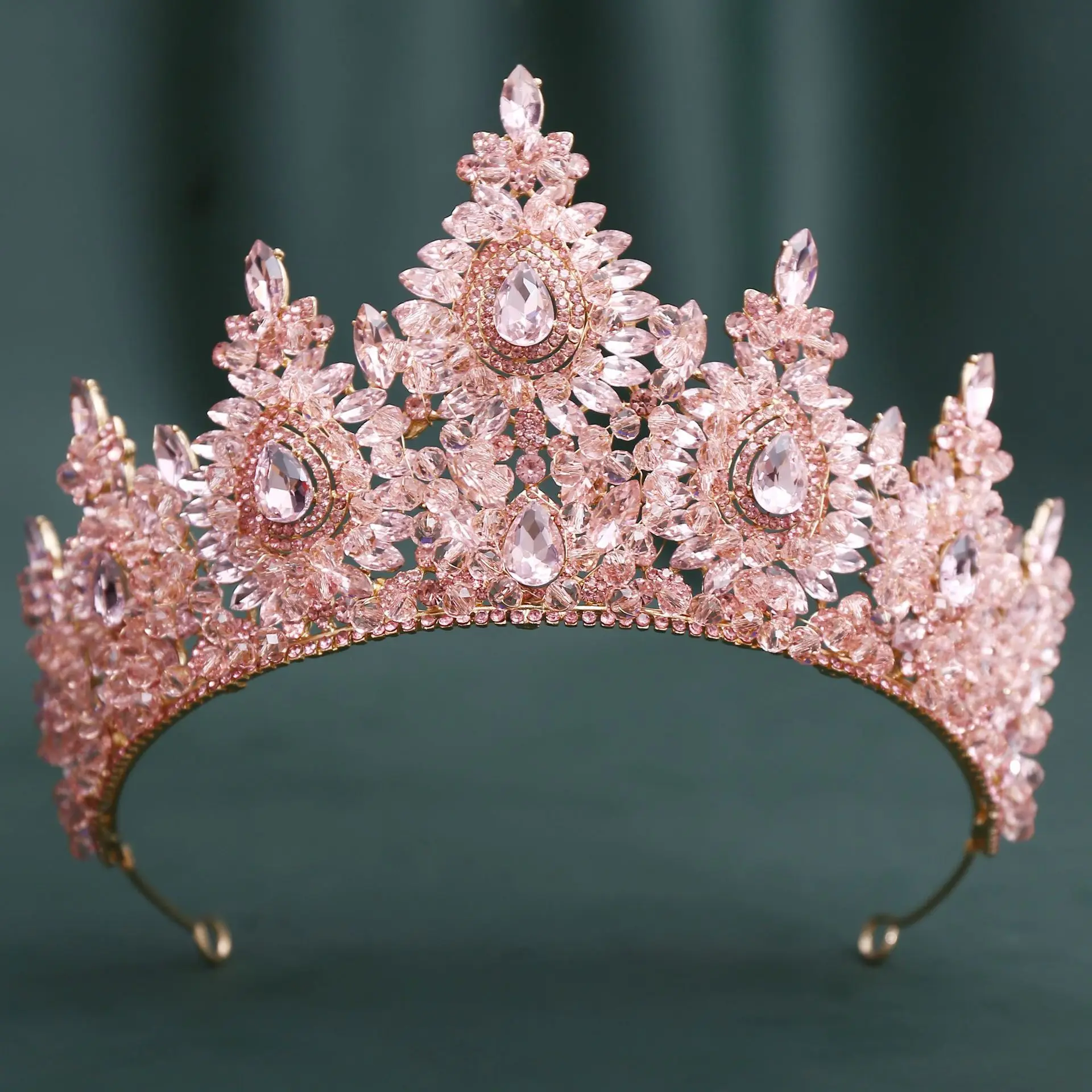 Handmade Beaded Bridal Large Crown Headpiece Extra-Large Alloy Electroplated Wedding Hair Accesories
Handmade Beaded Bridal Large Crown Headpiece Extra-Large Alloy Electroplated Wedding Hair Accesories