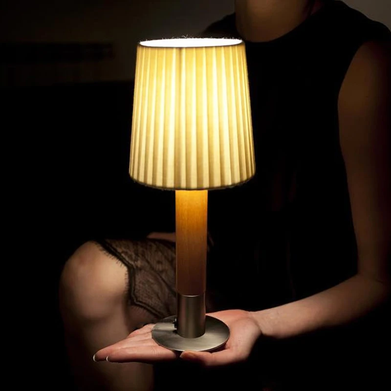 Solid wood Nordic dining room living room bedroom charging desk lamp desk reading portable cafe decoration night light
Solid wood Nordic dining room living room bedroom charging desk lamp desk reading portable cafe decoration night light