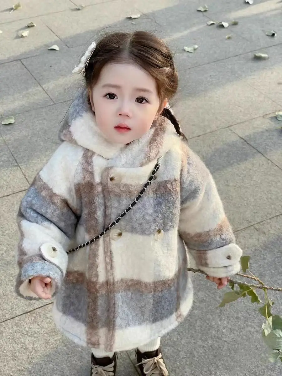 Childrens Artificial fur Winter Girls Coat Striped wool Hooded Long Jacket Winter Clothes Warm Cotton Padded Overcoat
Childrens Artificial fur Winter Girls Coat Striped wool Hooded Long Jacket Winter Clothes Warm Cotton Padded Overcoat