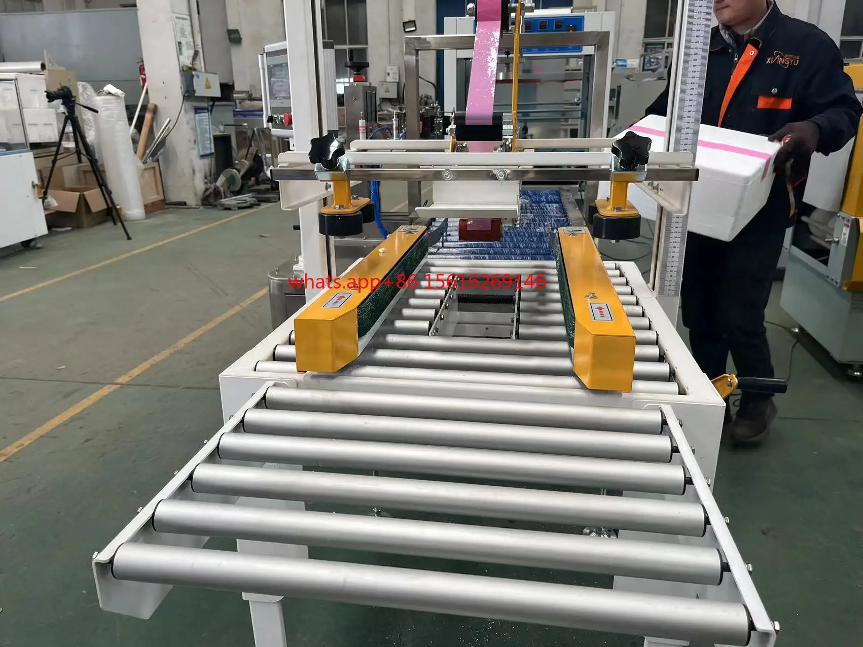 Semi-Automatic Taping Carton Case Tapping Machine Auto Sealing Tape Close Carton Machine
Semi-Automatic Taping Carton Case Tapping Machine Auto Sealing Tape Close Carton Machine
