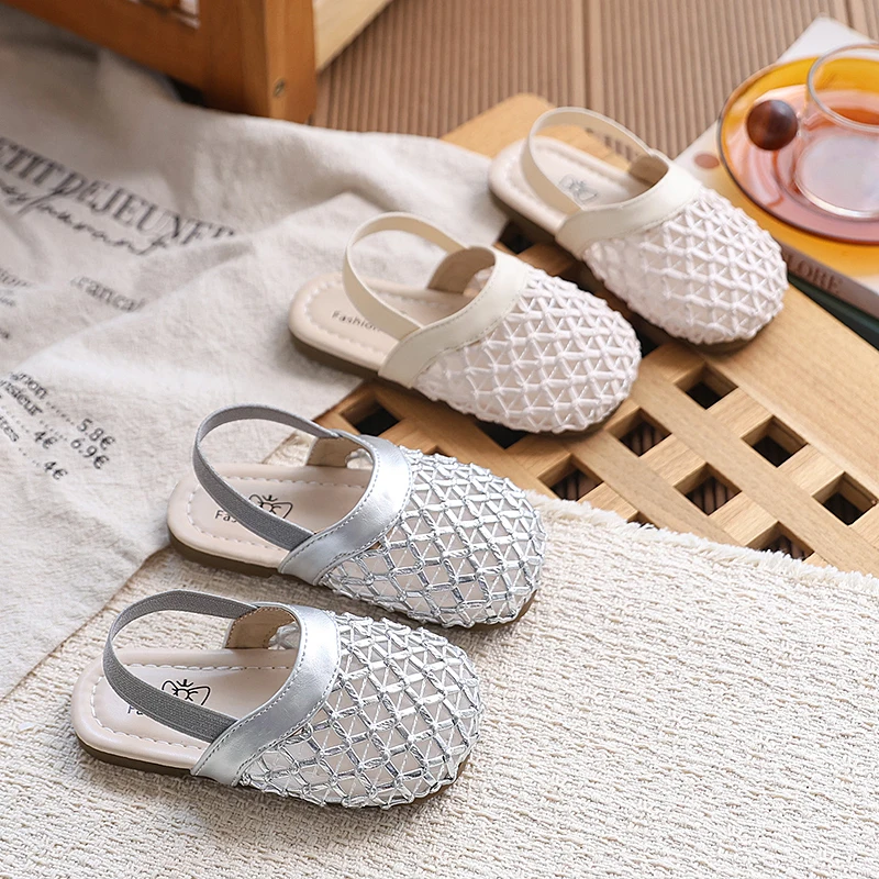 Kids Fashion Korean-style Hollow Out Sandals Shoe Baby Girls Shoes Braided Sandals Soft Sole Retro Princess Slippers Beach Shoes
Kids Fashion Korean-style Hollow Out Sandals Shoe Baby Girls Shoes Braided Sandals Soft Sole Retro Princess Slippers Beach Shoes