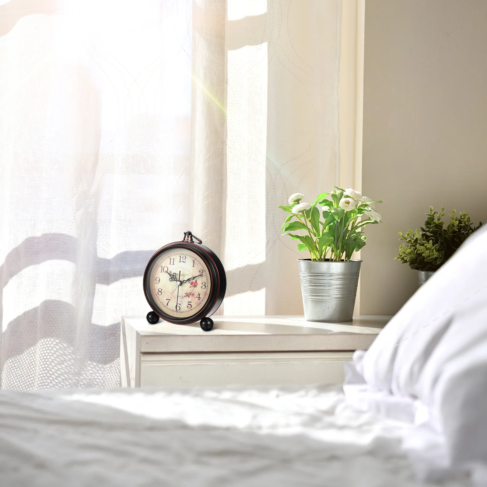 Vintage Creative Alarm Glass Lens Metal Case Retro Desk Clock Silent Non-Ticking Quartz Movement Decorative Table Clock For
Vintage Creative Alarm Glass Lens Metal Case Retro Desk Clock Silent Non-Ticking Quartz Movement Decorative Table Clock For