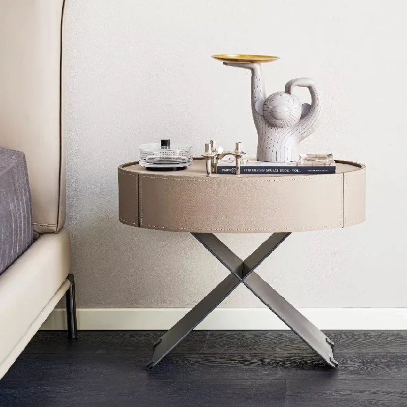 Premium luxury bedside tables with metal hardware and soft closed drawers and scratch-resistant bases Modern hotel furniture
Premium luxury bedside tables with metal hardware and soft closed drawers and scratch-resistant bases Modern hotel furniture