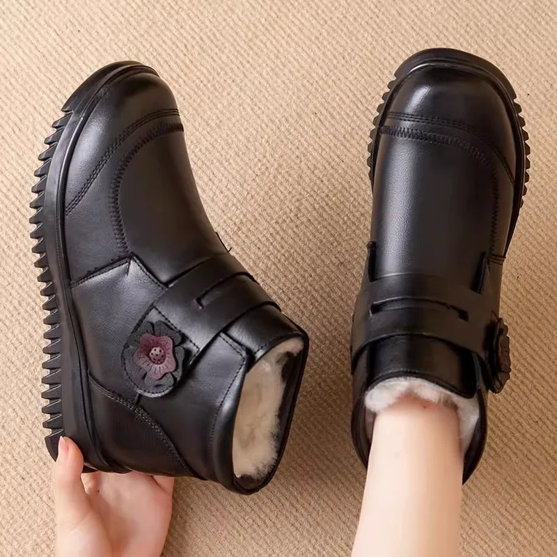 GKTINOO Fashion Genuine Leather Women Casual Short Winter Snow Boots Natural Wool Fur Lined Warm Mom Shoes Waterproof
GKTINOO Fashion Genuine Leather Women Casual Short Winter Snow Boots Natural Wool Fur Lined Warm Mom Shoes Waterproof