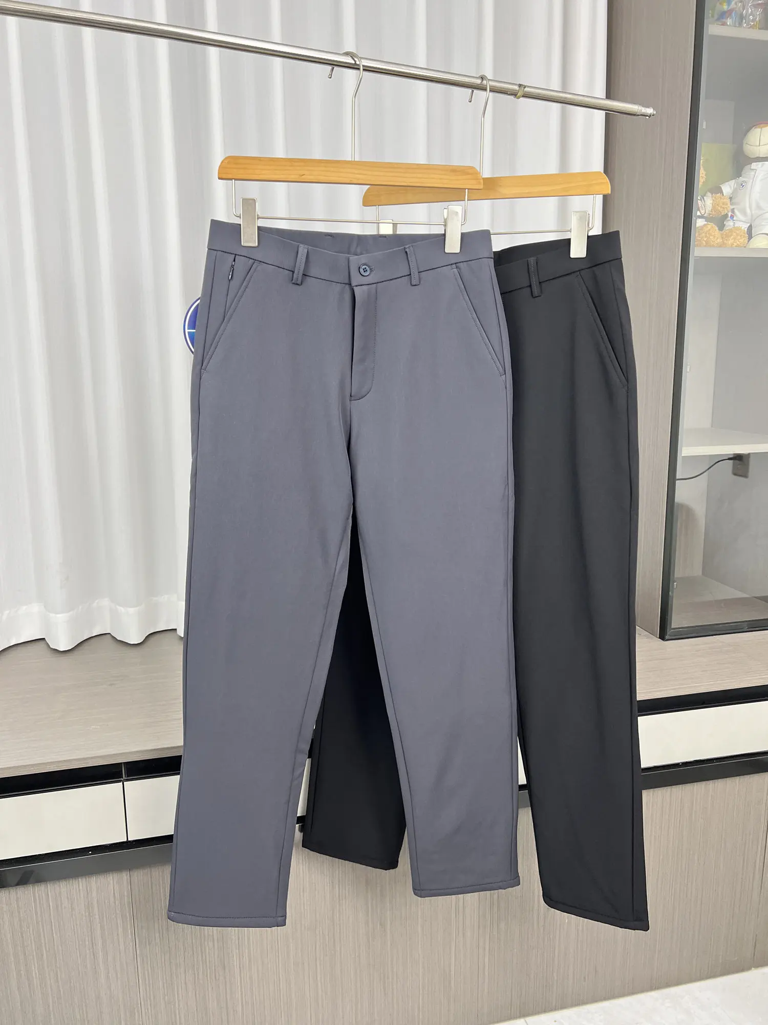 Мужские повседневные пуховые брюки прямого кроя с 90% пуховым наполнителем, теплые, осенне-зимние, длинные, молодежные, модные
Мужские повседневные пуховые брюки прямого кроя с 90% пуховым наполнителем, теплые, осенне-зимние, длинные, молодежные, модные