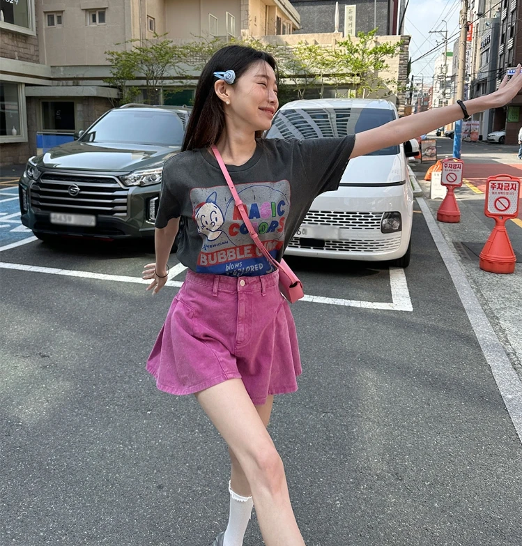 High Waist Wide Leg Denim Shorts Women's Vintage Washed Side Pleated Slimming Flared Shorts Hot Pants Summer
High Waist Wide Leg Denim Shorts Women's Vintage Washed Side Pleated Slimming Flared Shorts Hot Pants Summer