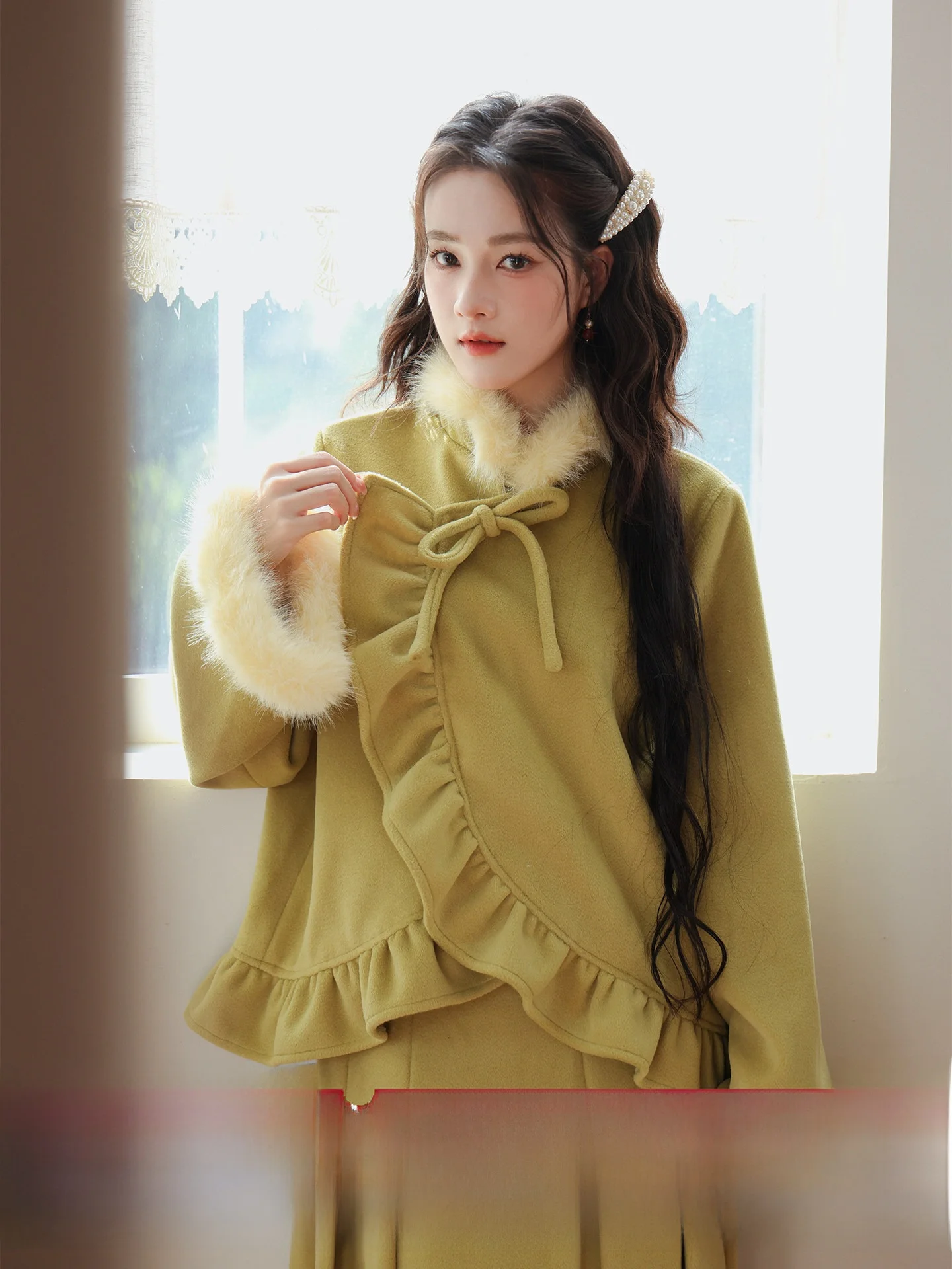 Jiyunhe Warm Bud Artistic Retro High-End een Woolen Coat Skirt Set Winter Commute Regular Sve Long Sve Stand Collar
Jiyunhe Warm Bud Artistic Retro High-End een Woolen Coat Skirt Set Winter Commute Regular Sve Long Sve Stand Collar