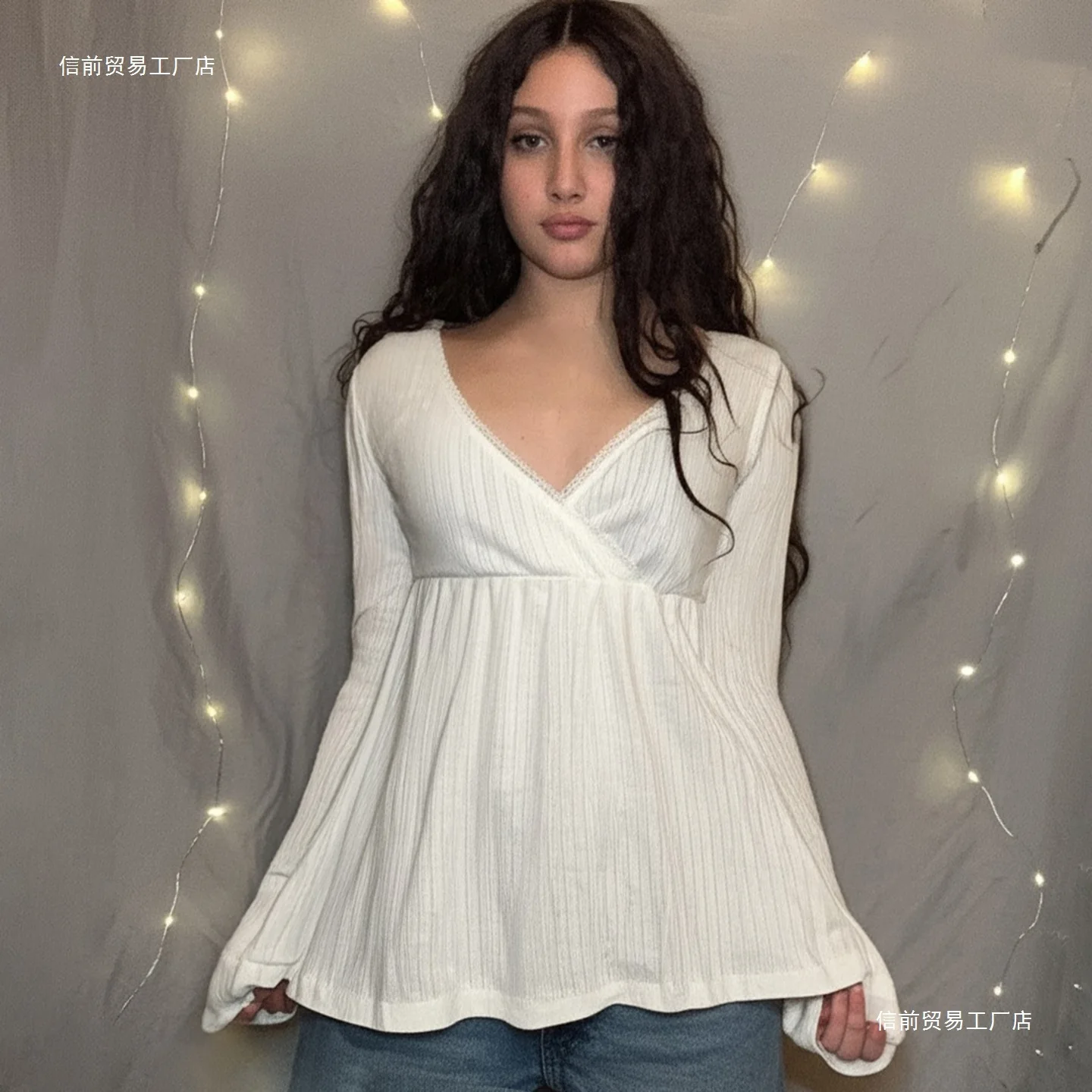 Европейская женская футболка с кружевным вырезом и перекрестными лямками, свободного кроя, оверсайз, однотонная, повседневная, с длинным рукавом, минималистичный топ
Европейская женская футболка с кружевным вырезом и перекрестными лямками, свободного кроя, оверсайз, однотонная, повседневная, с длинным рукавом, минималистичный топ