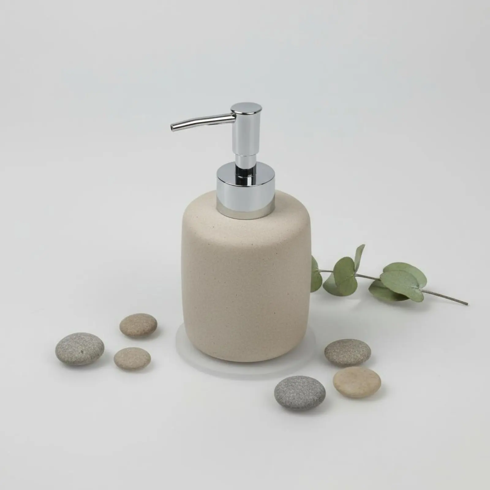 Stone-Textured Finish Soap Dispenser Hotel Design Empty Shower Gel Dispenser Refillable Lotion Bottle Modern Design for Spa
Stone-Textured Finish Soap Dispenser Hotel Design Empty Shower Gel Dispenser Refillable Lotion Bottle Modern Design for Spa