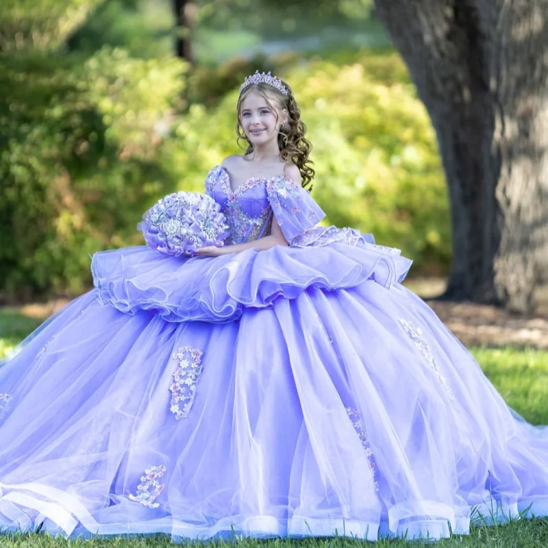 Lavender Quinceanera Dress off-shoulder Glitter Crystal Flower Decal Layering Long tail vestidos de 15 Quinceanera Customize
Lavender Quinceanera Dress off-shoulder Glitter Crystal Flower Decal Layering Long tail vestidos de 15 Quinceanera Customize