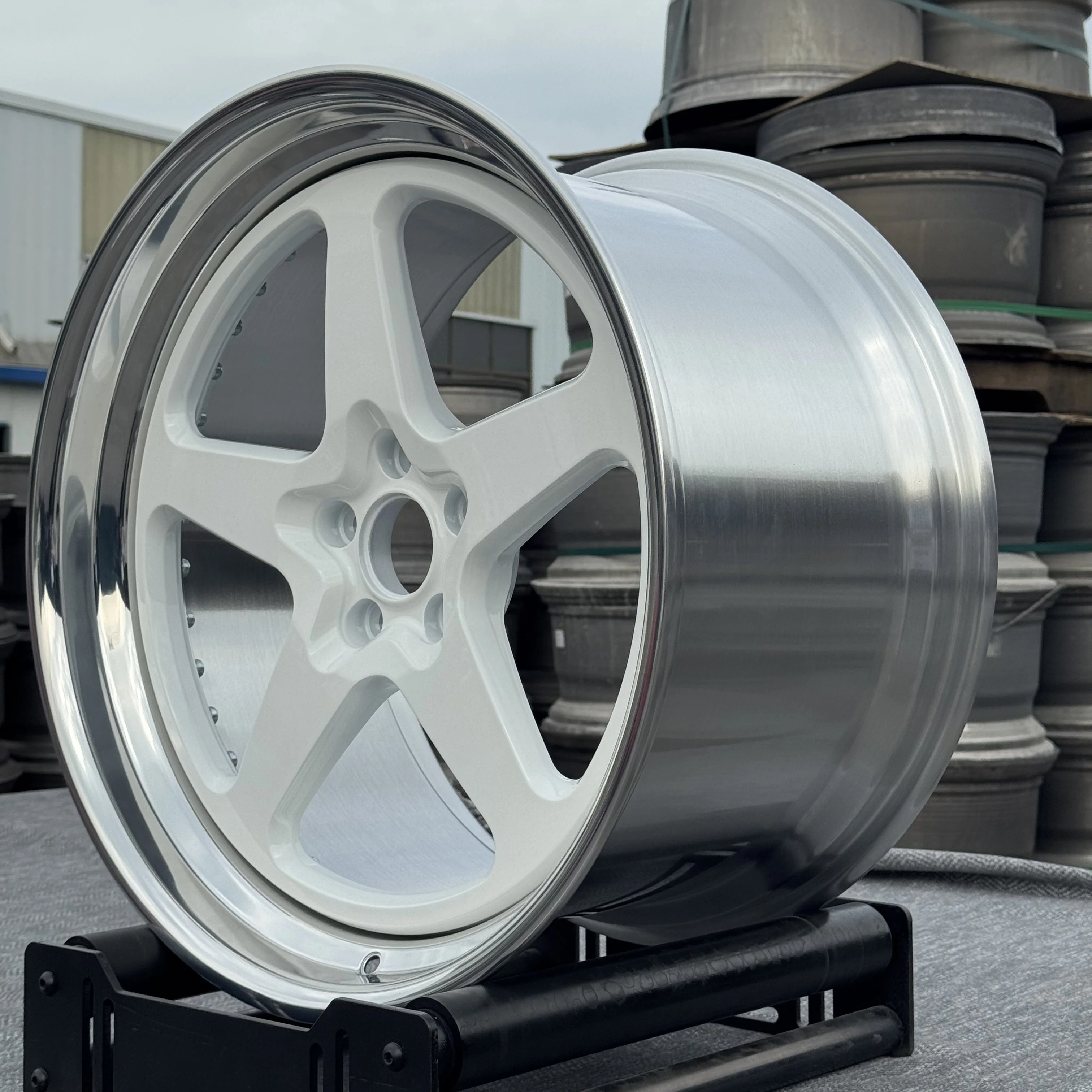 Custom 2-piece Racing Car Wheels 18 19 20 21 22 Inch 5x120 5x112 Deep Dish Lip Forged Alloy Car Wheel Hub for BMW Benz Upgrade
Custom 2-piece Racing Car Wheels 18 19 20 21 22 Inch 5x120 5x112 Deep Dish Lip Forged Alloy Car Wheel Hub for BMW Benz Upgrade
