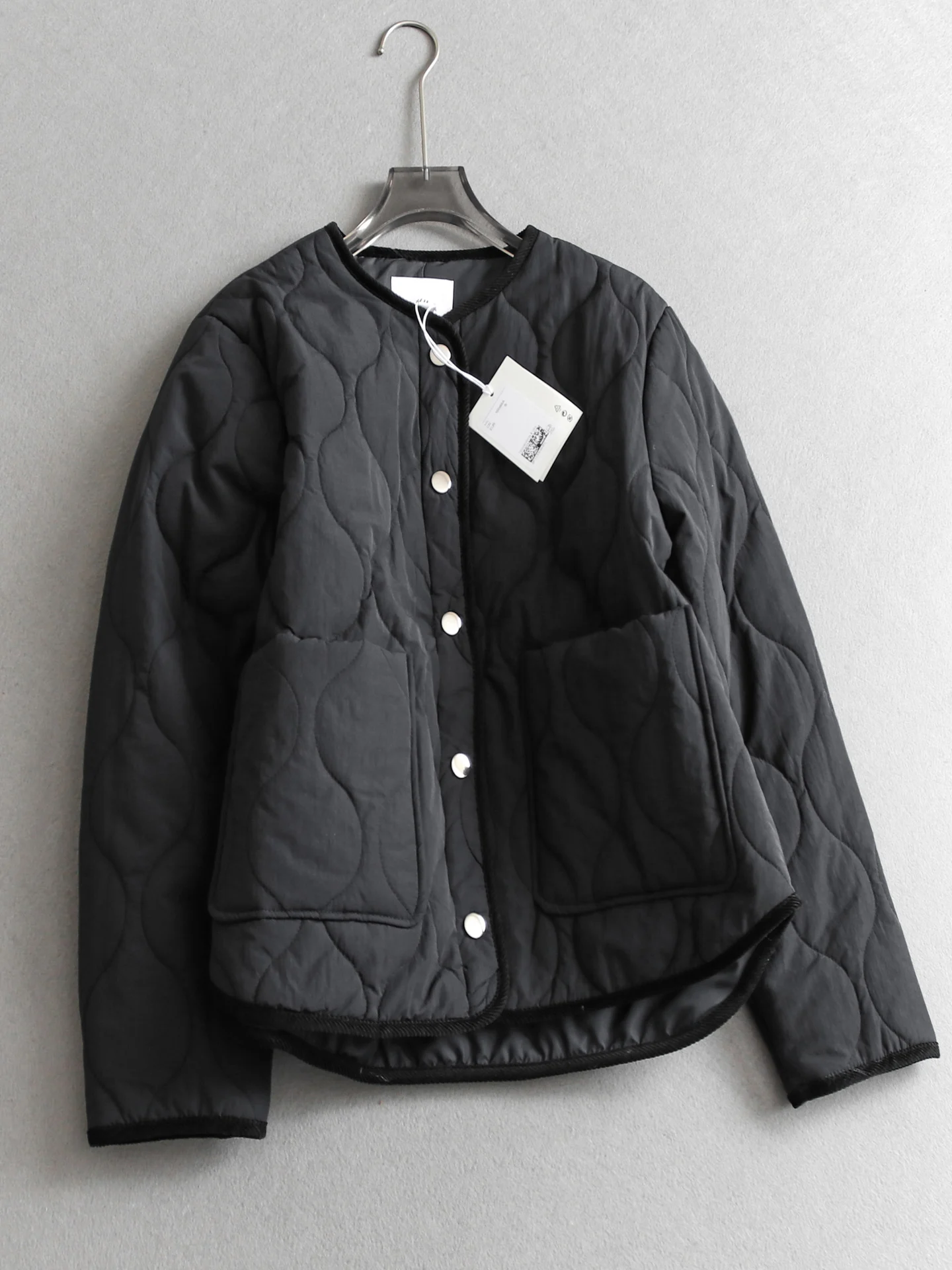 Lightweight Long Sleeve Corduroy Trimmed Jacket Casual Cotton Coat round Neck Button up Single Layer Thin Style Commute Wear
Lightweight Long Sleeve Corduroy Trimmed Jacket Casual Cotton Coat round Neck Button up Single Layer Thin Style Commute Wear