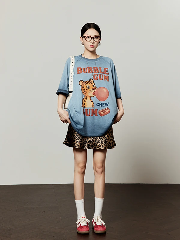 Casual Grey Blue Printed T-Shirt Women's Spring New Style Loose Fit round Neck Long Sleeve Breathable Comfortable Zhou Li Wu ...
Casual Grey Blue Printed T-Shirt Women's Spring New Style Loose Fit round Neck Long Sleeve Breathable Comfortable Zhou Li Wu ...