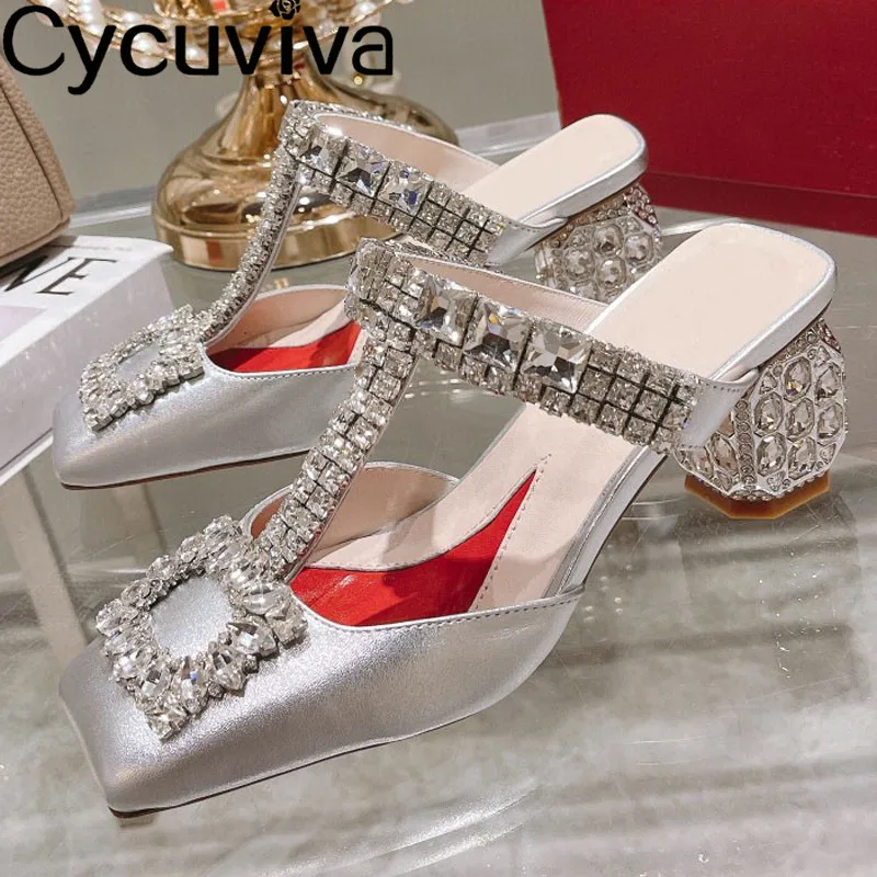 Designer Brand Rhinestone Slippers Women 2022 Summer Sexy Silk Crystal Shoes Square Toe Mules T strap Party Banquet Shoes Woman
Designer Brand Rhinestone Slippers Women 2022 Summer Sexy Silk Crystal Shoes Square Toe Mules T strap Party Banquet Shoes Woman