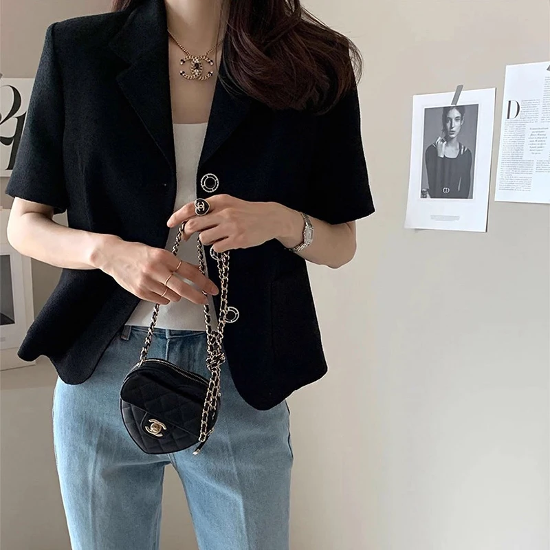 Женская летняя куртка Ele Single-Button New Sle Loose ort Sve irt Faionable Personali Commute Sle Pure Color
Женская летняя куртка Ele Single-Button New Sle Loose ort Sve irt Faionable Personali Commute Sle Pure Color