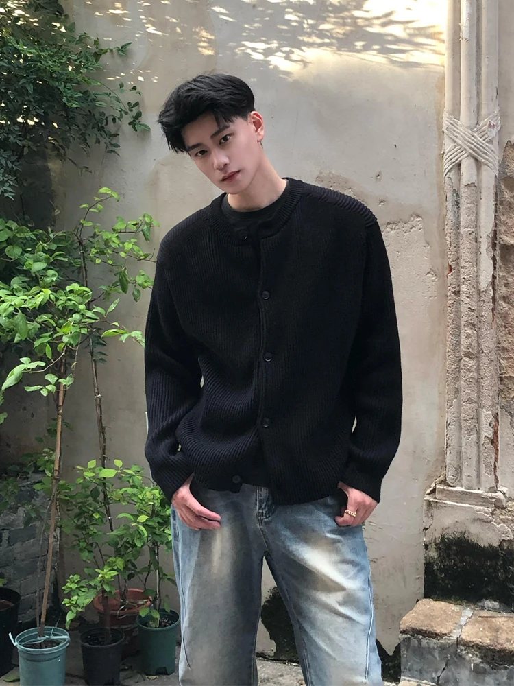 Мужской вязаный кардиган Bla: осенне-зимний повседневный модный свитер-жакет в корейском стиле, создающий особую атмосферу
Мужской вязаный кардиган Bla: осенне-зимний повседневный модный свитер-жакет в корейском стиле, создающий особую атмосферу