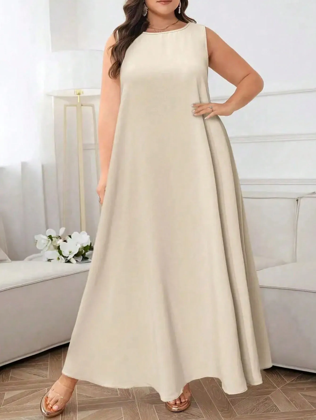 Plus Size Solid Color Round Neck Sleeveless Loose Maxi Dress for Summer
Plus Size Solid Color Round Neck Sleeveless Loose Maxi Dress for Summer