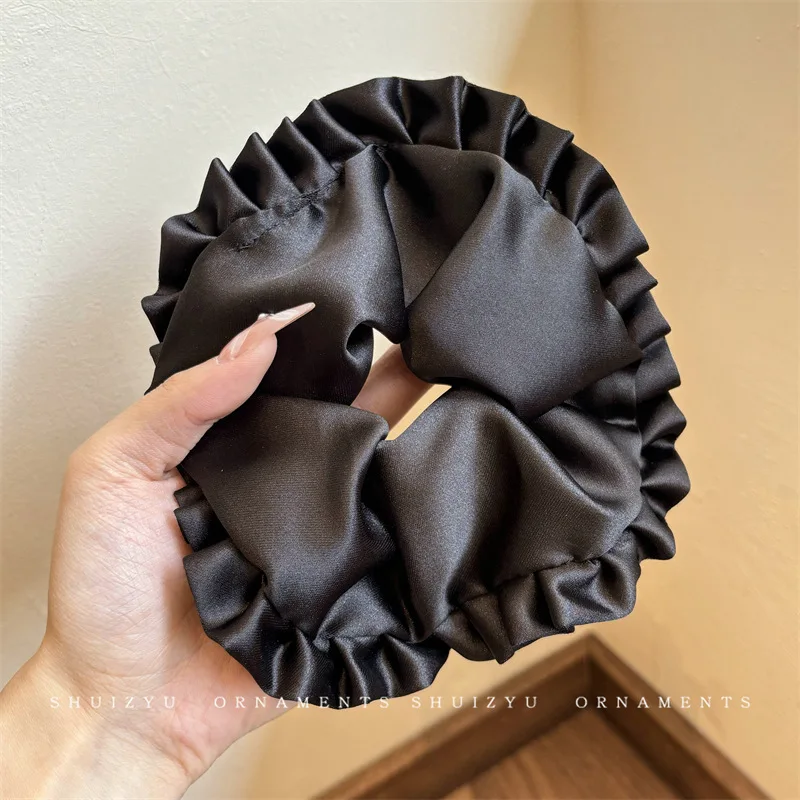 Korean-Style College Chic Scrunchie, High-End Fabric Lace Hair Tie for Women, Ponytail or Bun, Does Not Damage Hair
Korean-Style College Chic Scrunchie, High-End Fabric Lace Hair Tie for Women, Ponytail or Bun, Does Not Damage Hair