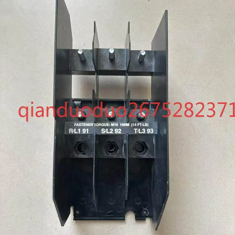 Suitable for Danfoss inverter 90-110-132-160-200-250KW kW wiring main plastic terminal block
Suitable for Danfoss inverter 90-110-132-160-200-250KW kW wiring main plastic terminal block