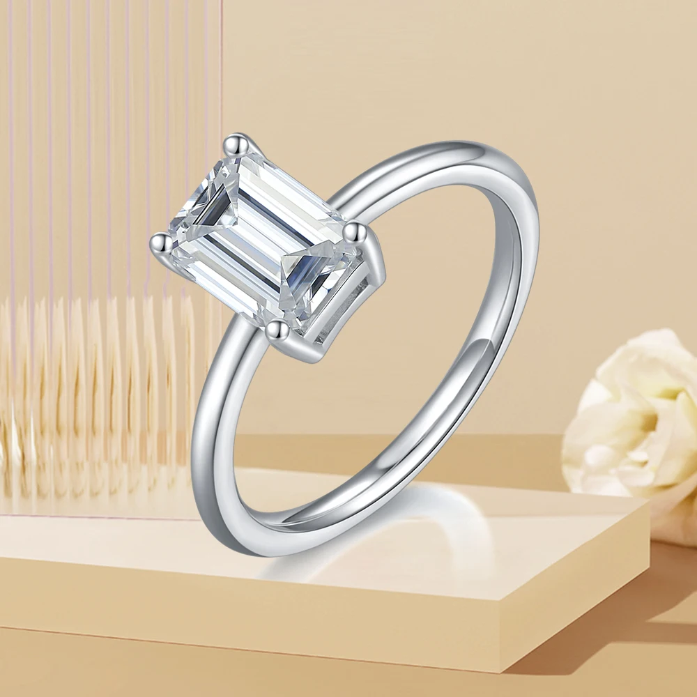 S925 Sterling Silver Simple Rectangular Geometry Zircon 2 Carat Ring Delicate Fashion Jewelry For Ladies Wedding Party
S925 Sterling Silver Simple Rectangular Geometry Zircon 2 Carat Ring Delicate Fashion Jewelry For Ladies Wedding Party