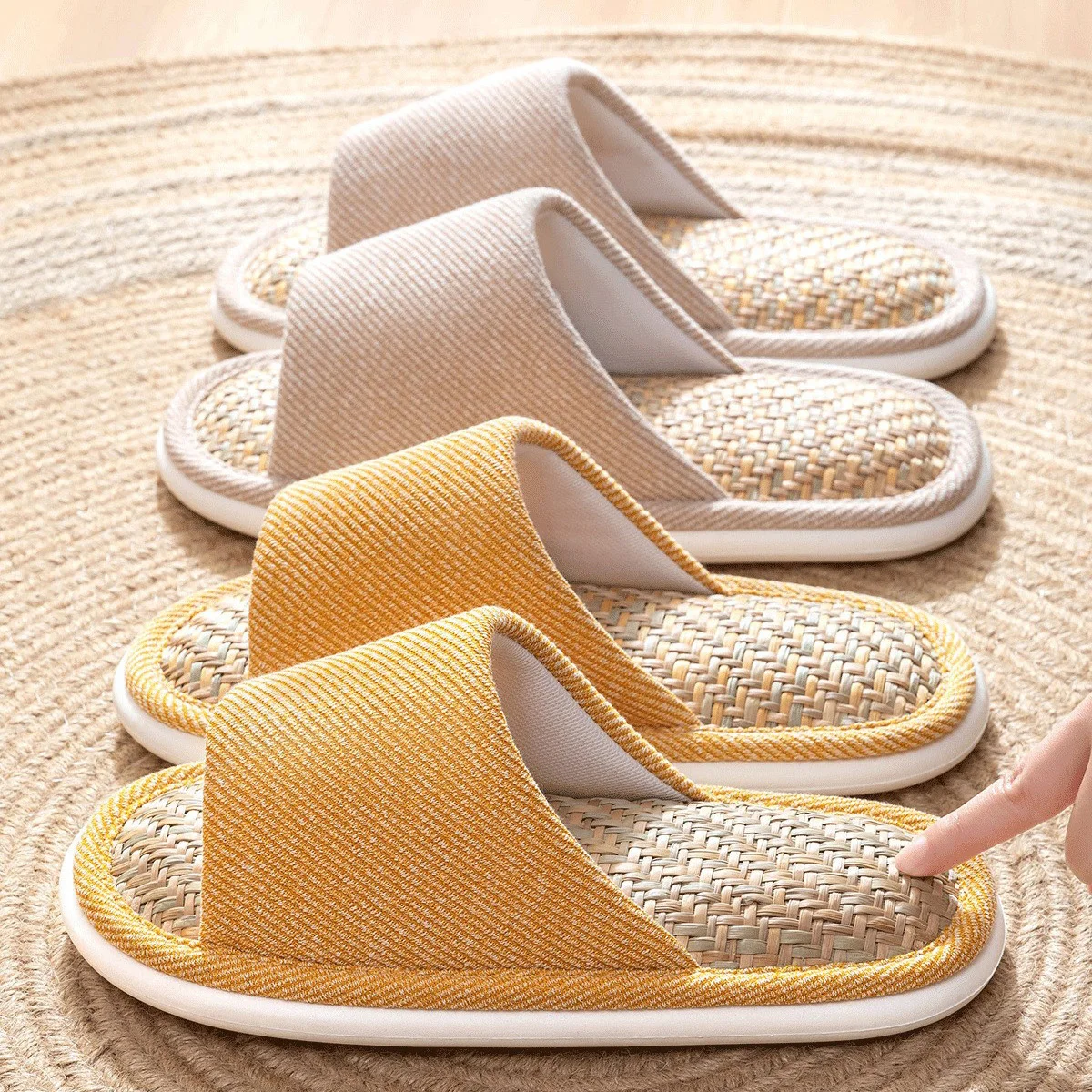 New Linen Men's Summer Slippers Women Breathable Floor Shoes Home Thick Sole Comfortable Flats Couples Indoor Non-slip Footwear
New Linen Men's Summer Slippers Women Breathable Floor Shoes Home Thick Sole Comfortable Flats Couples Indoor Non-slip Footwear