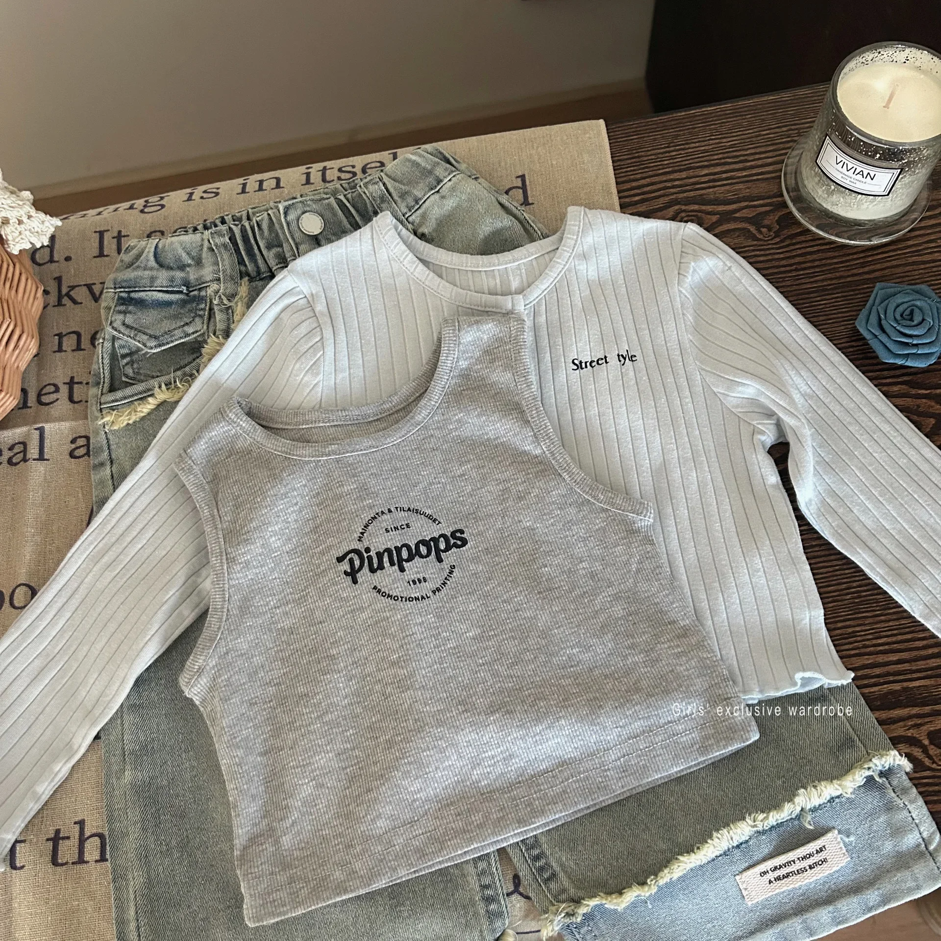 Korean Children's Clothing 2024Children's Stylish Vest Jeans Three Piece Set New Girls' Autumn Clothing Knitted Cardigan Jacket
Korean Children's Clothing 2024Children's Stylish Vest Jeans Three Piece Set New Girls' Autumn Clothing Knitted Cardigan Jacket