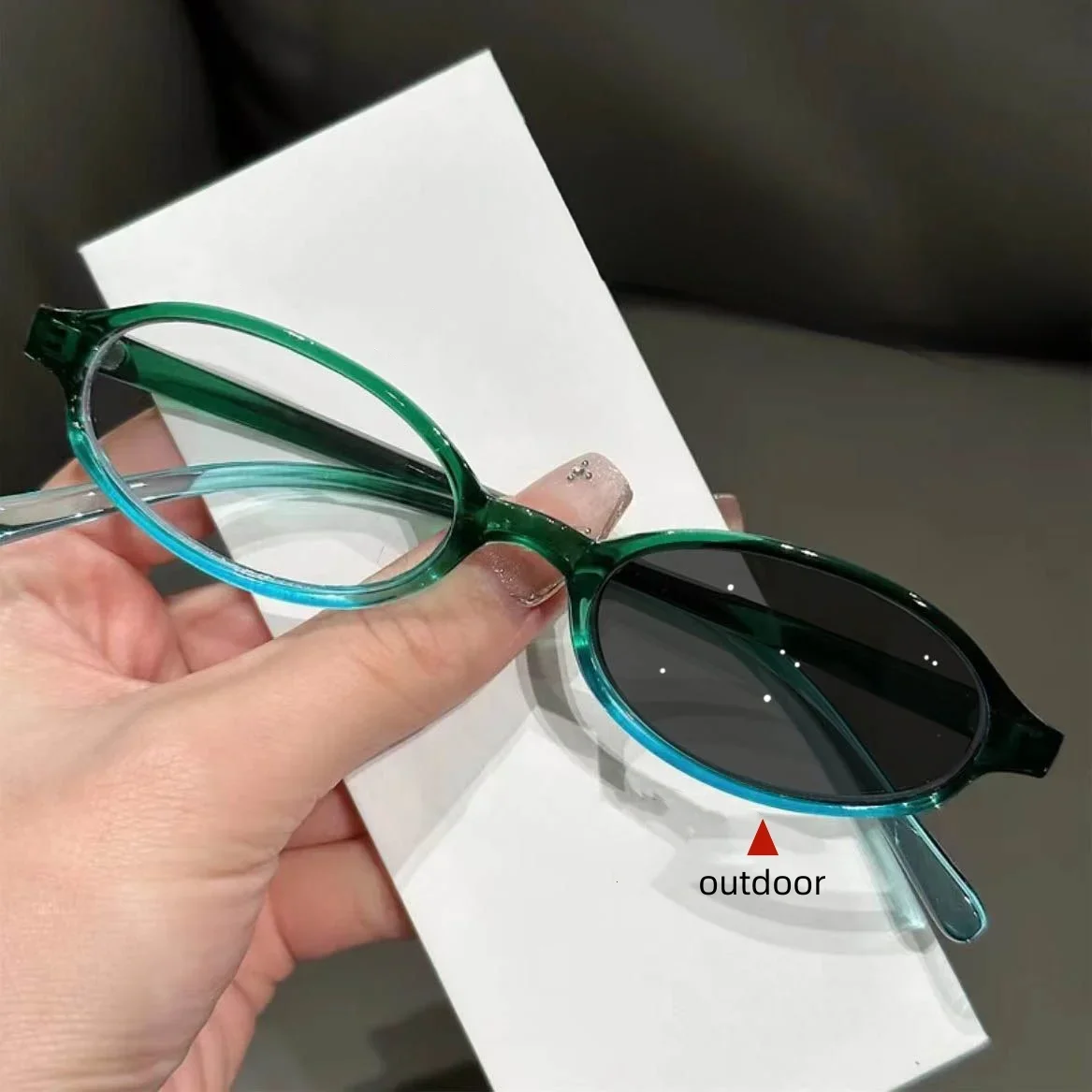 Small Frame Oval Gradient Green Myopia Photochromic Eyeglasses Outdoor Color Changing Near Sight Eyewear Intelligent Goggle
Small Frame Oval Gradient Green Myopia Photochromic Eyeglasses Outdoor Color Changing Near Sight Eyewear Intelligent Goggle