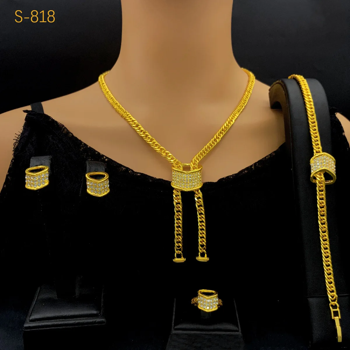 Модное Дубайское 24-каратное позолоченное ожерелье на заказ, серьги, кольца, браслет, комплект ювелирных изделий для свадебной вечеринки, подарки для влюбленных DD10980
Модное Дубайское 24-каратное позолоченное ожерелье на заказ, серьги, кольца, браслет, комплект ювелирных изделий для свадебной вечеринки, подарки для влюбленных DD10980
