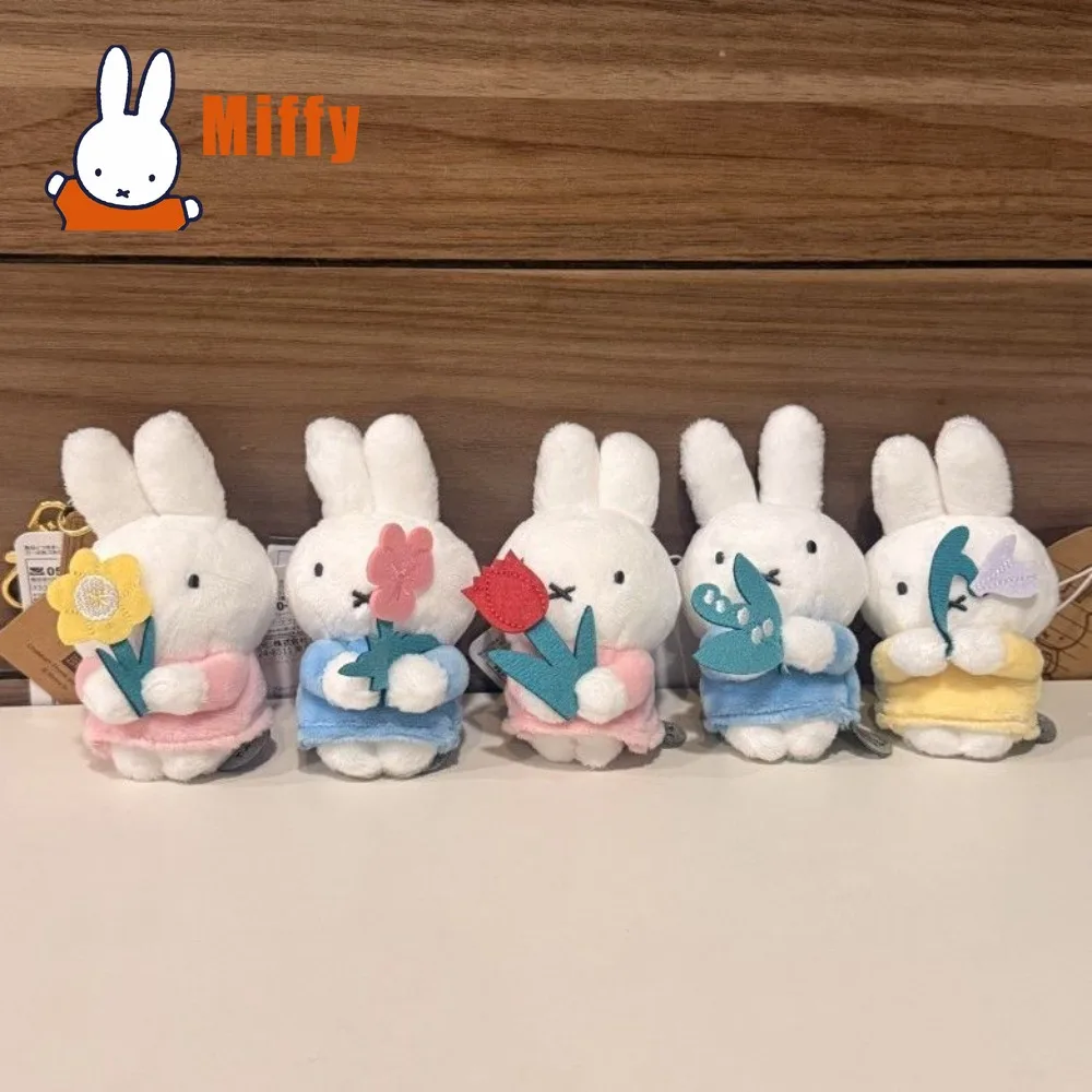 Kawaii Miffy Plush Keychain Cute Flower Holding Mini Doll Soft Stuffed Toy Collectible Decorative Accessory Bag Purse Girl Gift
Kawaii Miffy Plush Keychain Cute Flower Holding Mini Doll Soft Stuffed Toy Collectible Decorative Accessory Bag Purse Girl Gift