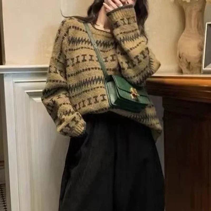 Женский пуловер в ленивом стиле, свитер Argyle, модный свободный вязаный топ с дизайном, новый стиль весны и осени
Женский пуловер в ленивом стиле, свитер Argyle, модный свободный вязаный топ с дизайном, новый стиль весны и осени