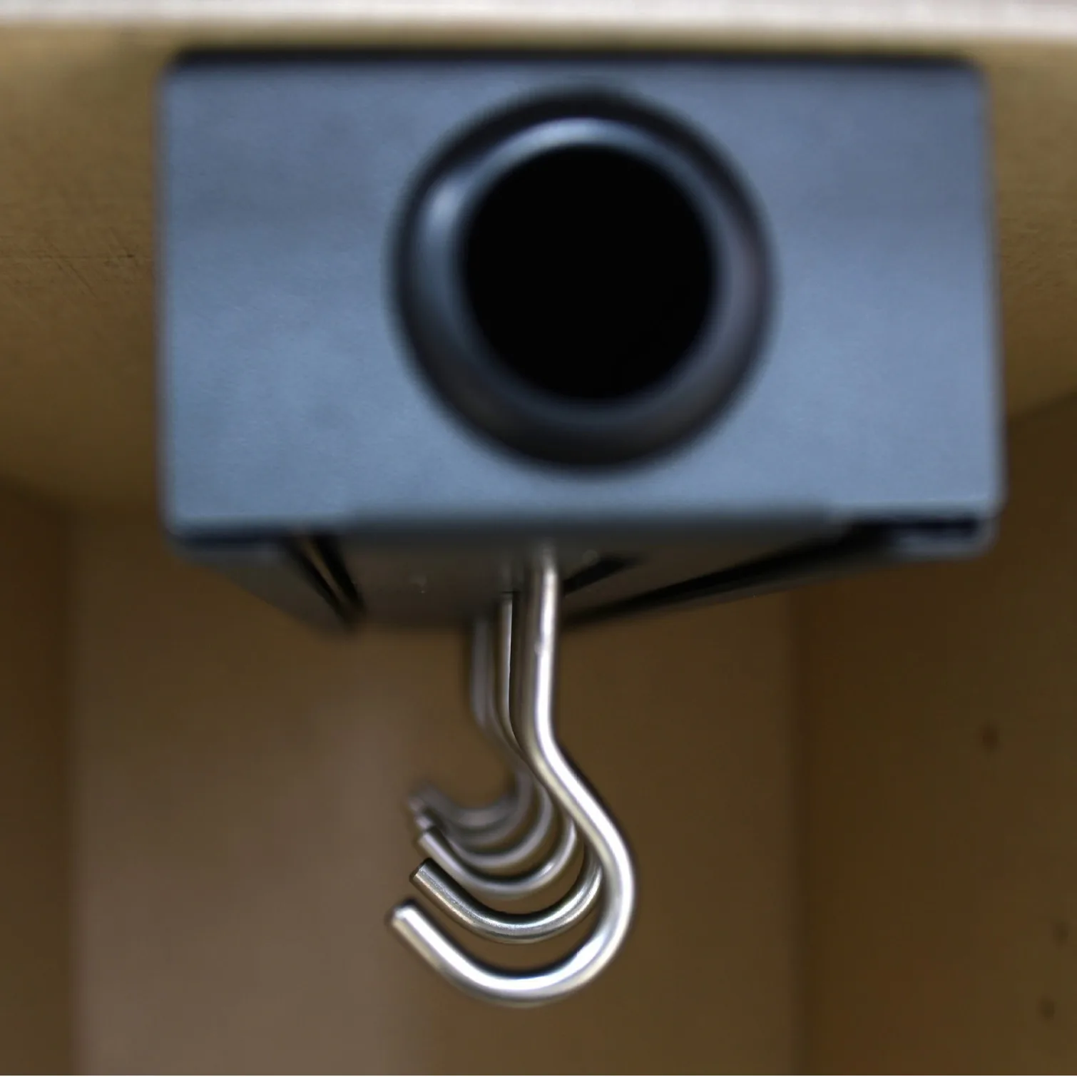 Aluminum lightweight high load-bearing push-pull hidden top hook, pot hook in cabinet, cooker storage multiple hooks
Aluminum lightweight high load-bearing push-pull hidden top hook, pot hook in cabinet, cooker storage multiple hooks
