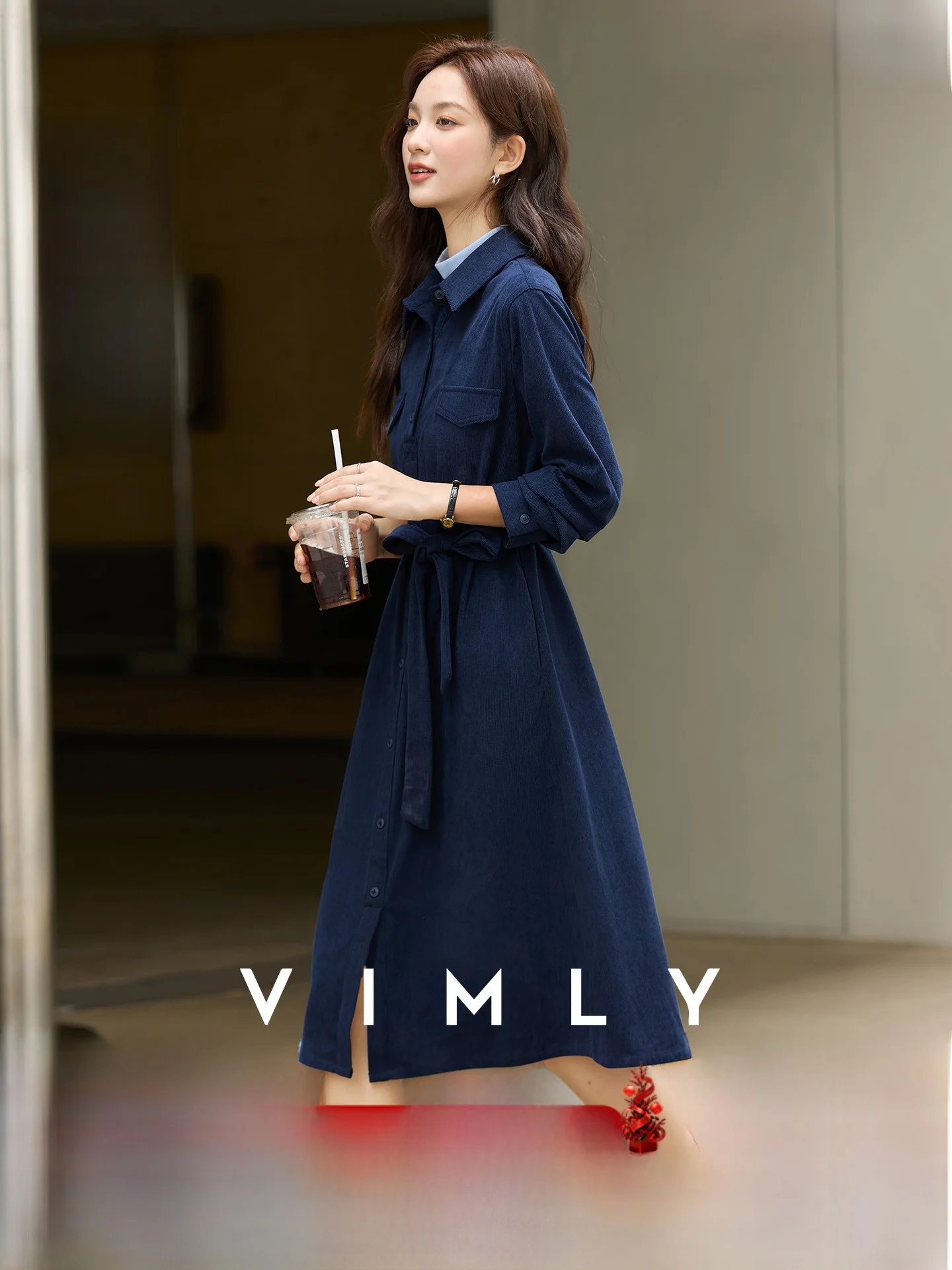 Женское платье-рубашка Vimly с отложным воротником, миди, осеннее, новое, с цветовыми блоками, приталенное, прямое, для офиса, простое
Женское платье-рубашка Vimly с отложным воротником, миди, осеннее, новое, с цветовыми блоками, приталенное, прямое, для офиса, простое