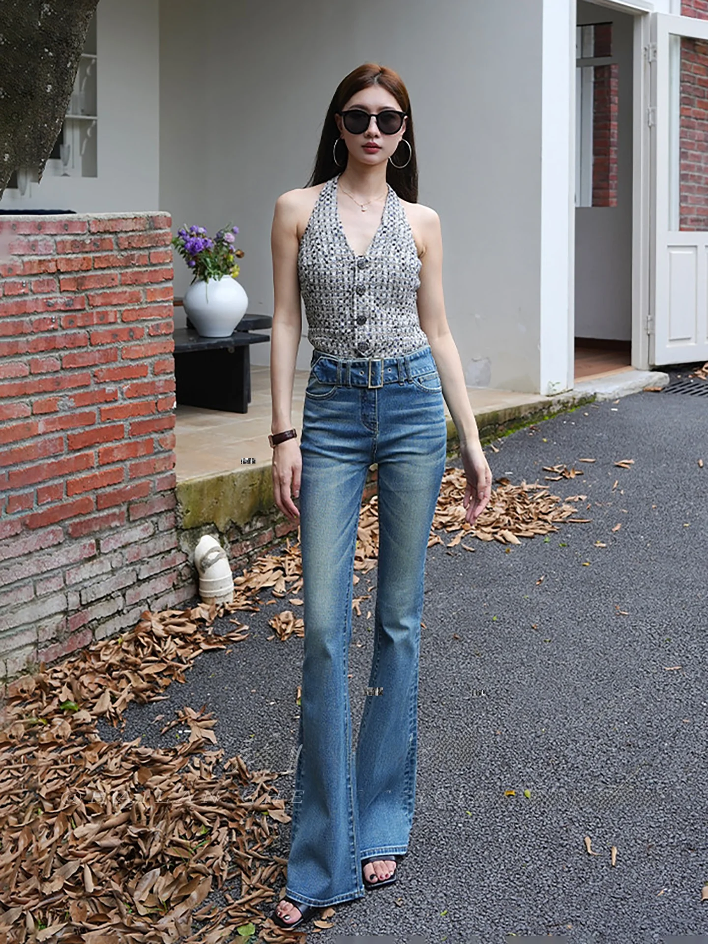 Retro American Blue Bell Bottom Jeans Women's Spring Summer Design High Waist Slimming Versatile Long Pants Cotton Stretch Denim
Retro American Blue Bell Bottom Jeans Women's Spring Summer Design High Waist Slimming Versatile Long Pants Cotton Stretch Denim