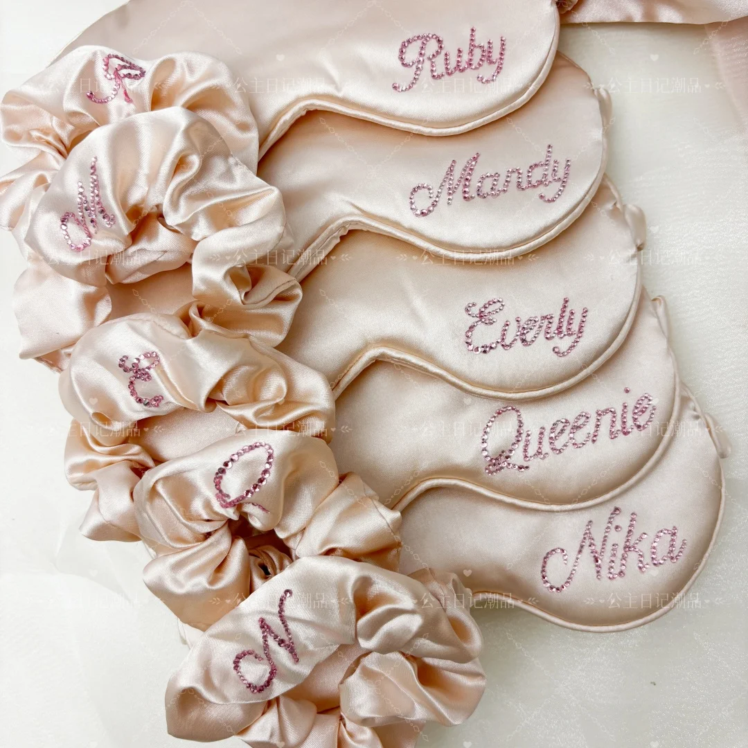 Customized name silk-like eye mask with embroidered storage bag set, including eye mask, large bandage, and beauty sleep shading
Customized name silk-like eye mask with embroidered storage bag set, including eye mask, large bandage, and beauty sleep shading
