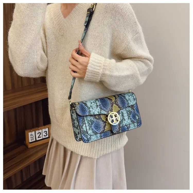 2025 New Trendy Women's Shoulder Bag - Stylish Snake Pattern Crossbody Purse, Compact & Fashionable
2025 New Trendy Women's Shoulder Bag - Stylish Snake Pattern Crossbody Purse, Compact & Fashionable