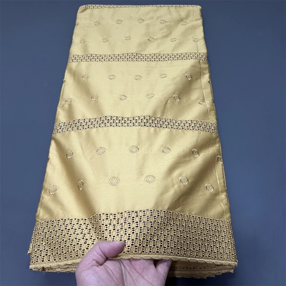 2025 африканское нигерийское шитье для платья, высокое качество, тюль, кружевная ткань, дамасский лак, роскошный хлопок, чистая вышивка, 5 ярдов hz1400
2025 африканское нигерийское шитье для платья, высокое качество, тюль, кружевная ткань, дамасский лак, роскошный хлопок, чистая вышивка, 5 ярдов hz1400