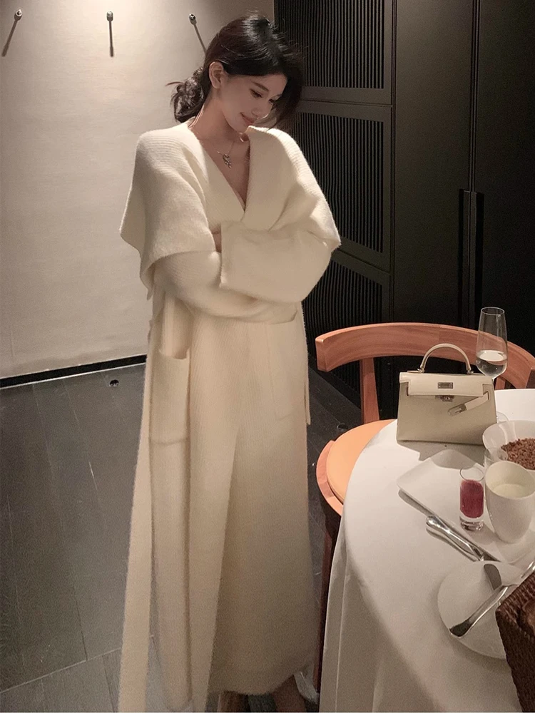 White Mink Sweater Coat Women's Long Loose Lazy Style Collar Knitted Open Cardigan Coat Thick Autumn Winter Fashion Ladies' K...
White Mink Sweater Coat Women's Long Loose Lazy Style Collar Knitted Open Cardigan Coat Thick Autumn Winter Fashion Ladies' K...