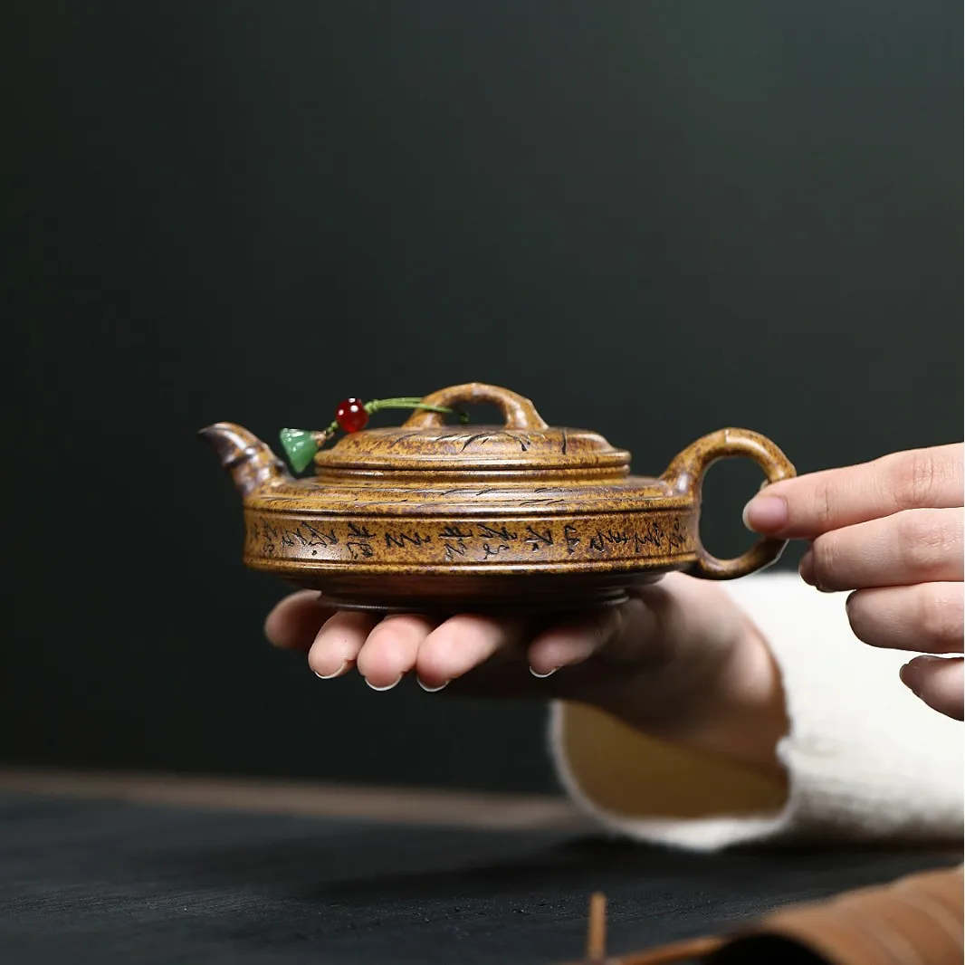 Yixing Purple Clay Pot Ore Keel Sand High Temperature Firewood Burning Bamboo Shadow Weekly Plate Teapot Inner Pile Ball Hole
Yixing Purple Clay Pot Ore Keel Sand High Temperature Firewood Burning Bamboo Shadow Weekly Plate Teapot Inner Pile Ball Hole