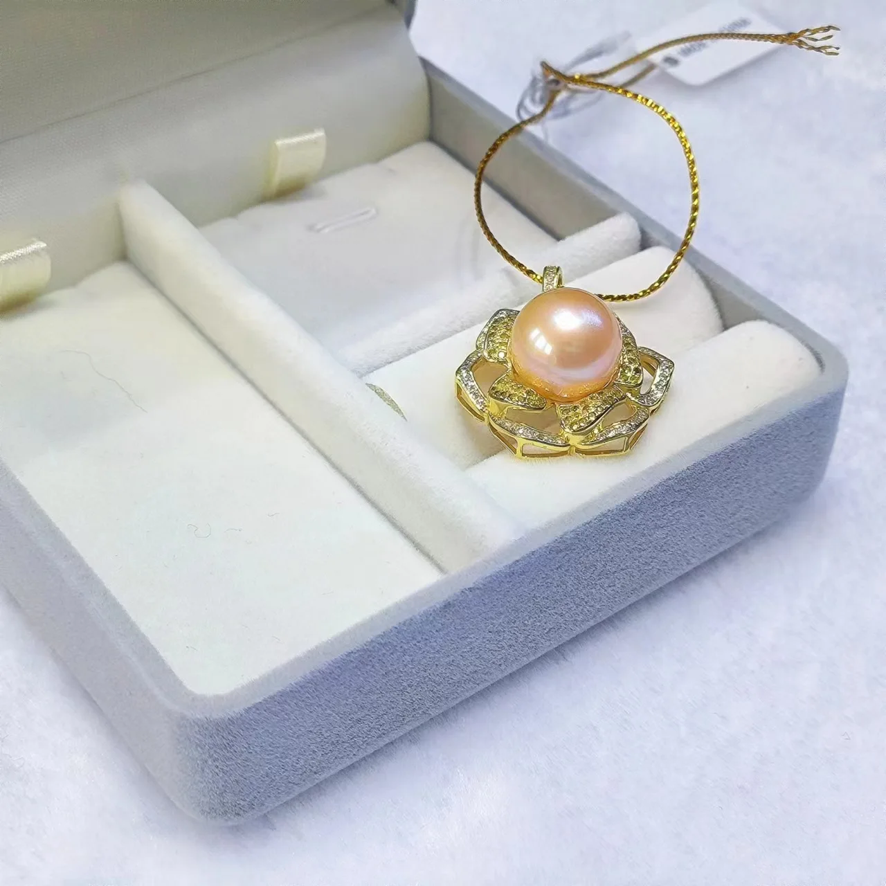 S925 Silver 12-13mm Orange Pink Natural Freshwater Pearl Pendant, Near Round Almost Flawless, Elegant Pearl Jewelry Gift
S925 Silver 12-13mm Orange Pink Natural Freshwater Pearl Pendant, Near Round Almost Flawless, Elegant Pearl Jewelry Gift