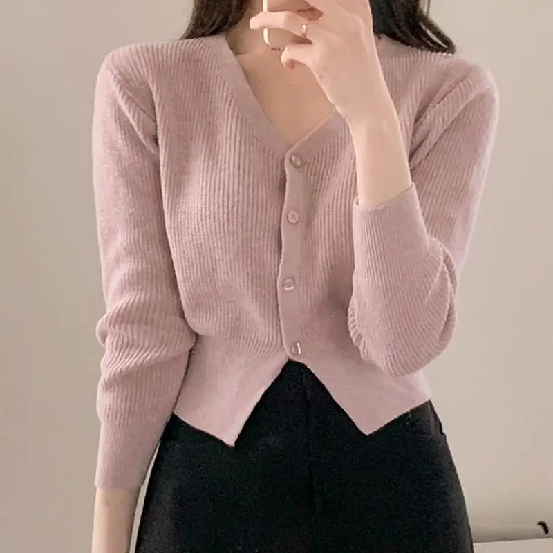 East Gate New Sle V-Ne Long Sve Knitted Sweater Slim Fit Versatile Soft Polyester Fiber Korean Faion Women's Top
East Gate New Sle V-Ne Long Sve Knitted Sweater Slim Fit Versatile Soft Polyester Fiber Korean Faion Women's Top