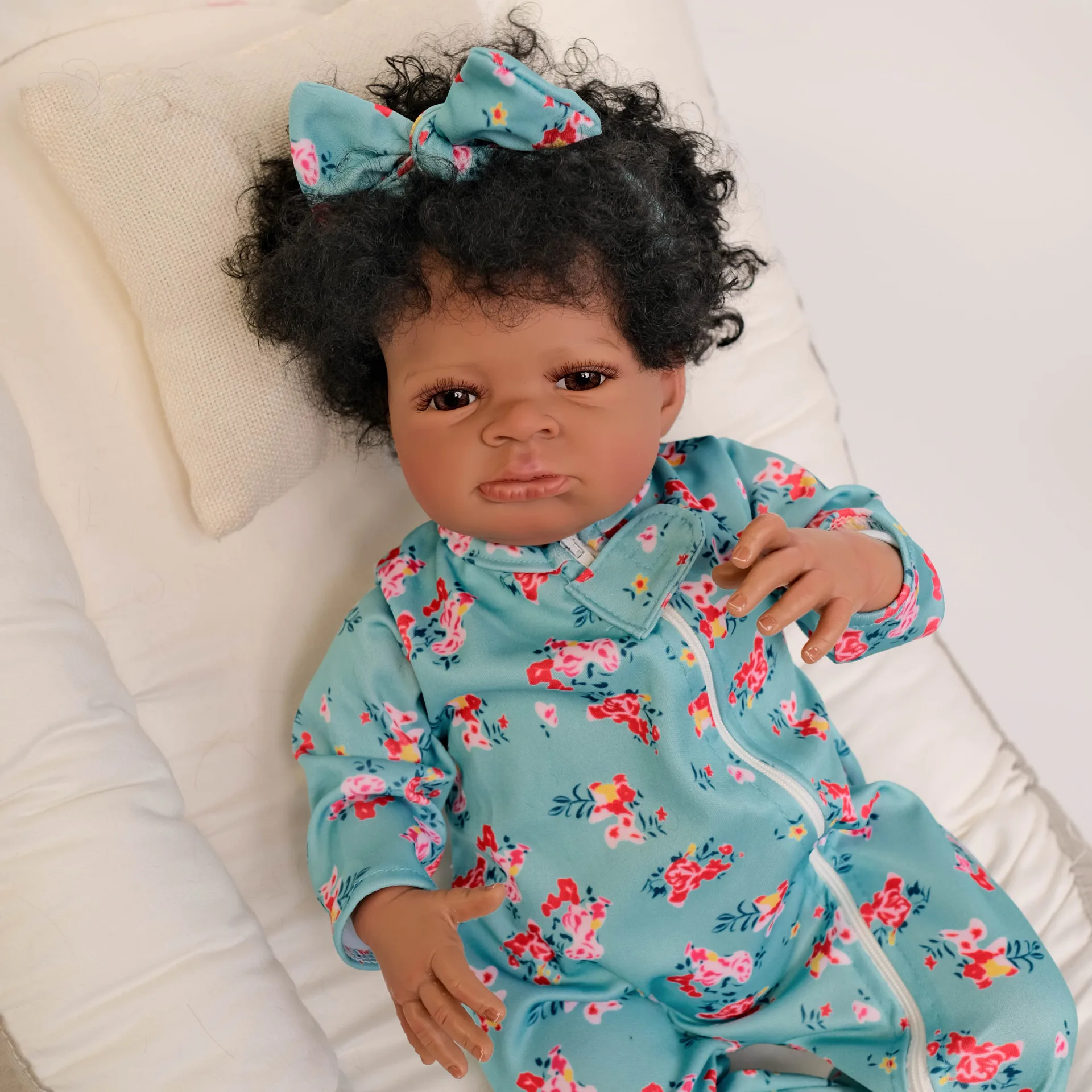 Куклы для девочек, дети, темная кожа, силиконовая кукла Reborn Baby Size, мягкое тело, 100% коллекционная художественная кукла ручной работы, игрушка, Рождественский подарок
Куклы для девочек, дети, темная кожа, силиконовая кукла Reborn Baby Size, мягкое тело, 100% коллекционная художественная кукла ручной работы, игрушка, Рождественский подарок