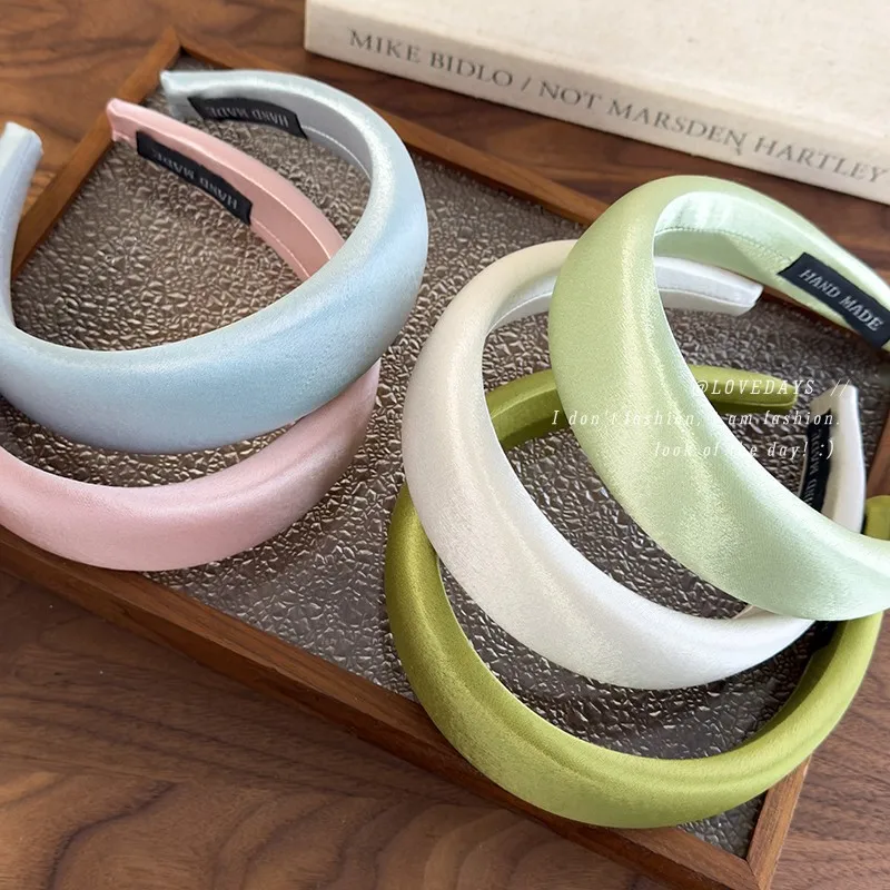 Wide Satin Headband 4cm for Women Girls Green Blue Glossy Retro Vintage Elegant Luxury Hair Accessory Fashion Must Have Non Slip
Wide Satin Headband 4cm for Women Girls Green Blue Glossy Retro Vintage Elegant Luxury Hair Accessory Fashion Must Have Non Slip