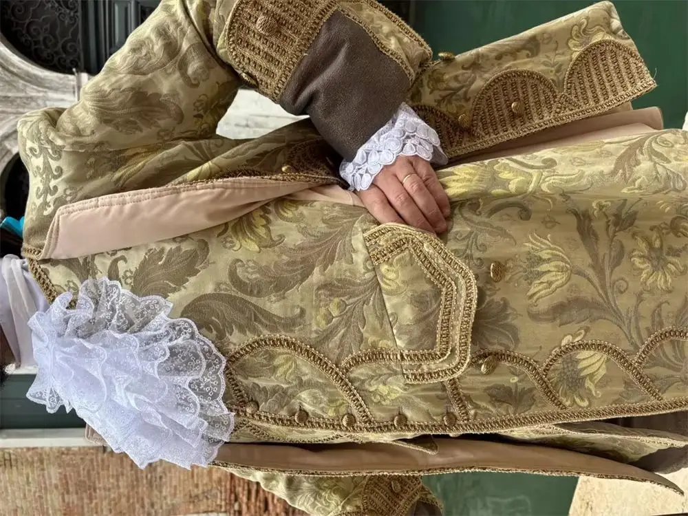 1700s Aristocratic Men’s Baroque Rococo Costume Louis Χ Ⅵ Era King Prince Costume Royal Court Ball Gown
1700s Aristocratic Men’s Baroque Rococo Costume Louis Χ Ⅵ Era King Prince Costume Royal Court Ball Gown