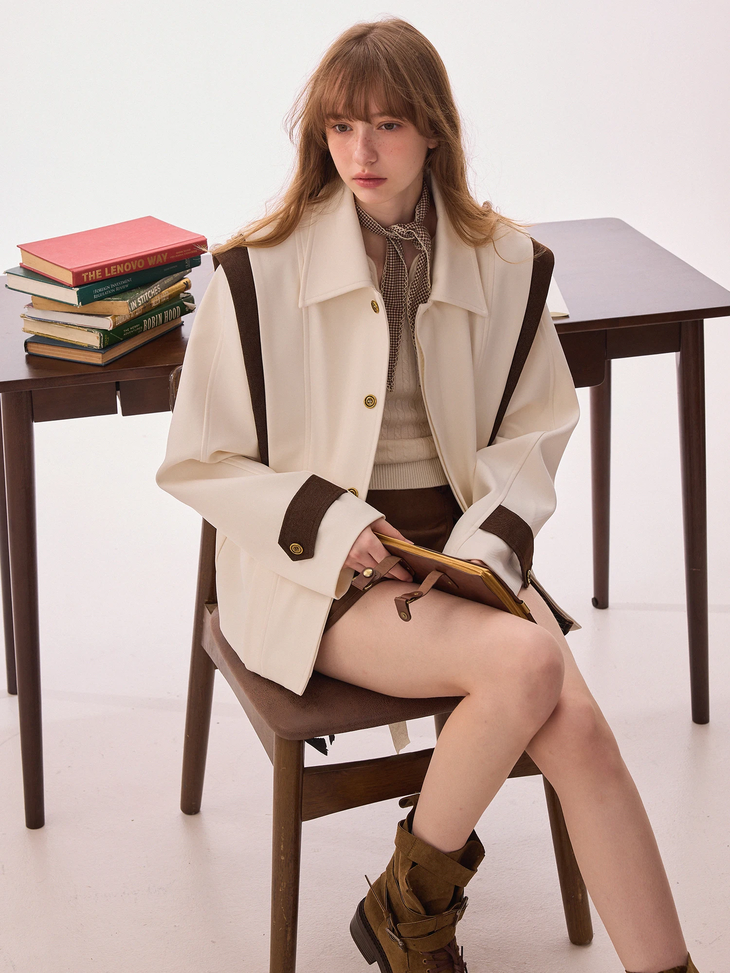 Unisex Jacket Women's Top Fake Two-Piece High-End Feelings Shoulder Design Autumn Winter Fashion Short Outerwear
Unisex Jacket Women's Top Fake Two-Piece High-End Feelings Shoulder Design Autumn Winter Fashion Short Outerwear